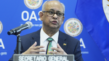 El nuevo secretario general de la Organización de los Estados Americanos (OEA), el surinamés Albert Ramdin. EFE/ Lenin Nolly